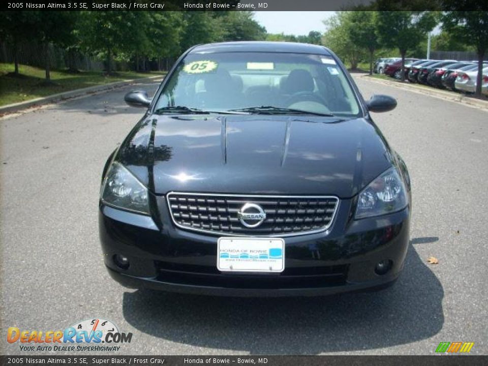 2005 Nissan Altima 3.5 SE Super Black / Frost Gray Photo #8