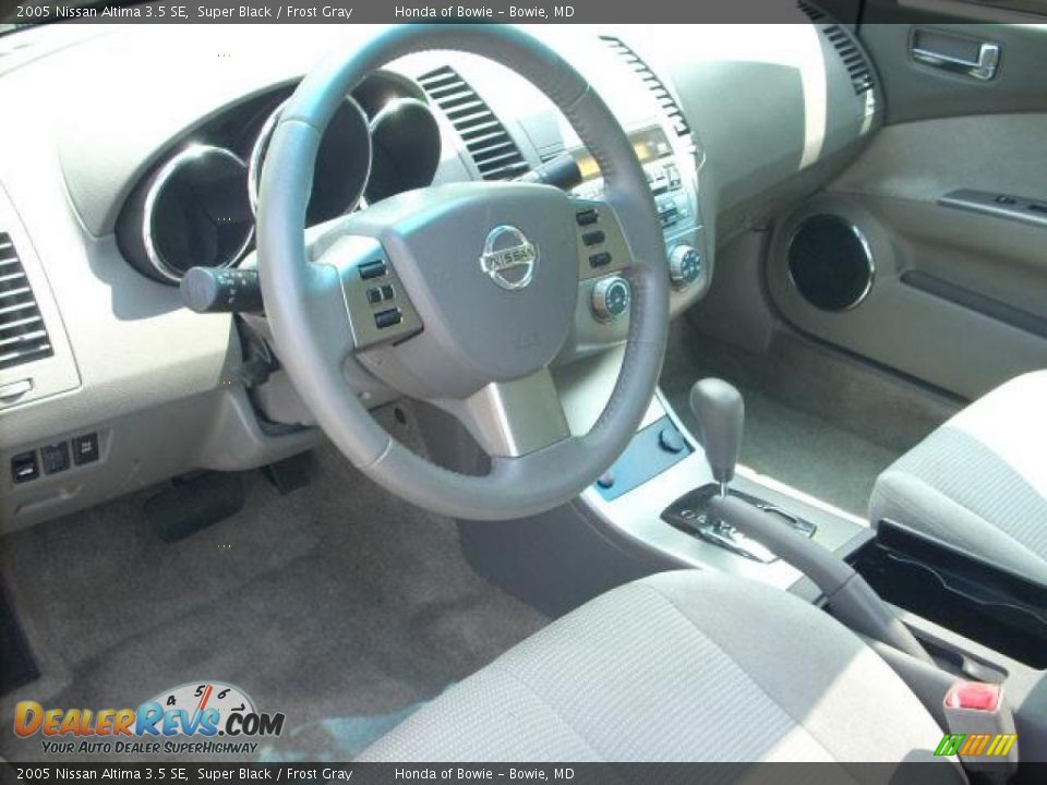 2005 Nissan Altima 3.5 SE Super Black / Frost Gray Photo #11