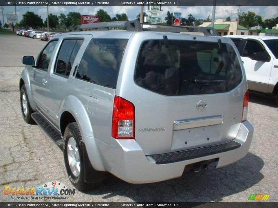 2005 Nissan Pathfinder SE Silver Lightning Metallic / Graphite Photo #5