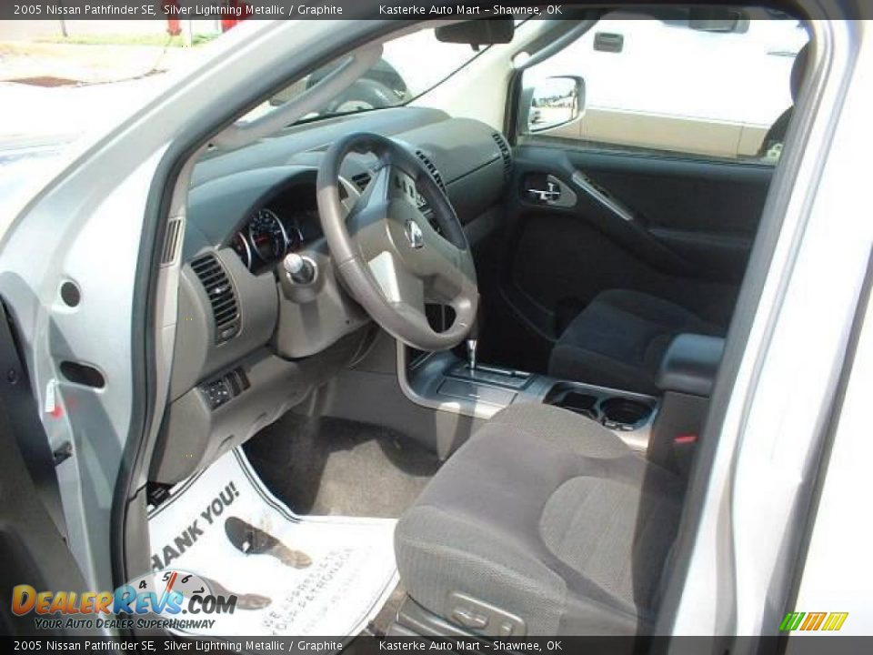 2005 Nissan Pathfinder SE Silver Lightning Metallic / Graphite Photo #7