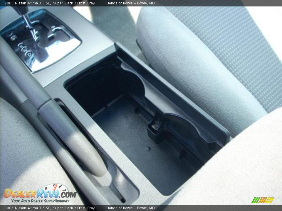 2005 Nissan Altima 3.5 SE Super Black / Frost Gray Photo #16