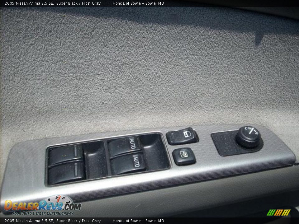 2005 Nissan Altima 3.5 SE Super Black / Frost Gray Photo #19