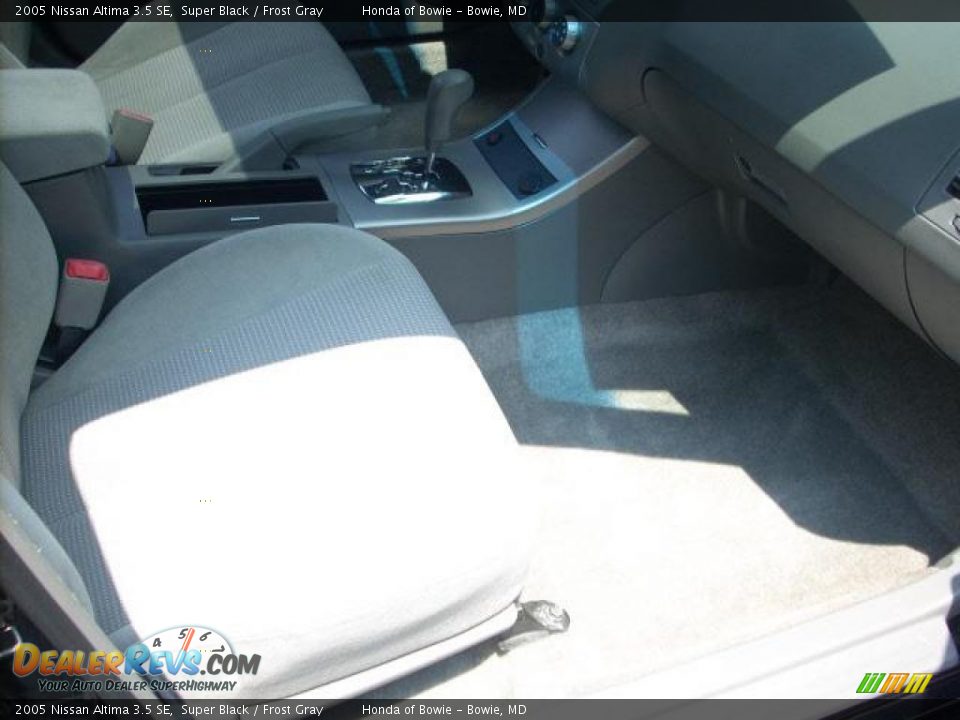 2005 Nissan Altima 3.5 SE Super Black / Frost Gray Photo #20