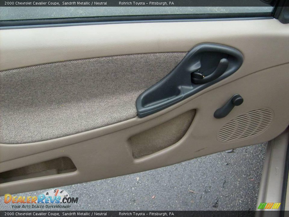 2000 Chevrolet Cavalier Coupe Sandrift Metallic / Neutral Photo #11