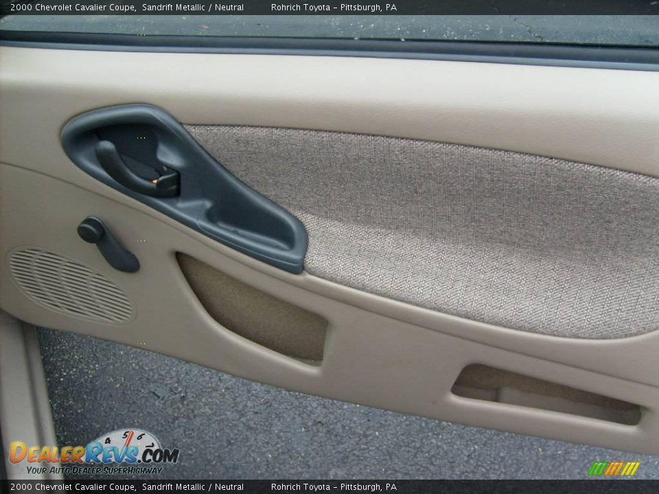 2000 Chevrolet Cavalier Coupe Sandrift Metallic / Neutral Photo #16