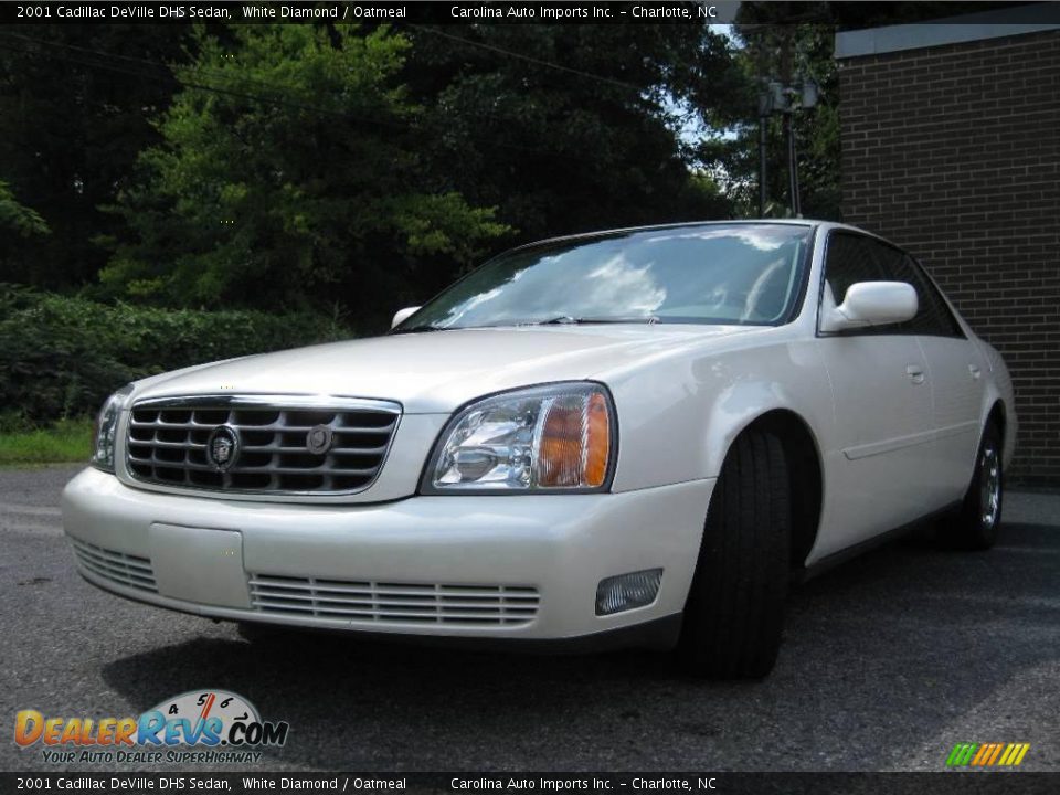 2001 Cadillac DeVille DHS Sedan White Diamond / Oatmeal Photo #4