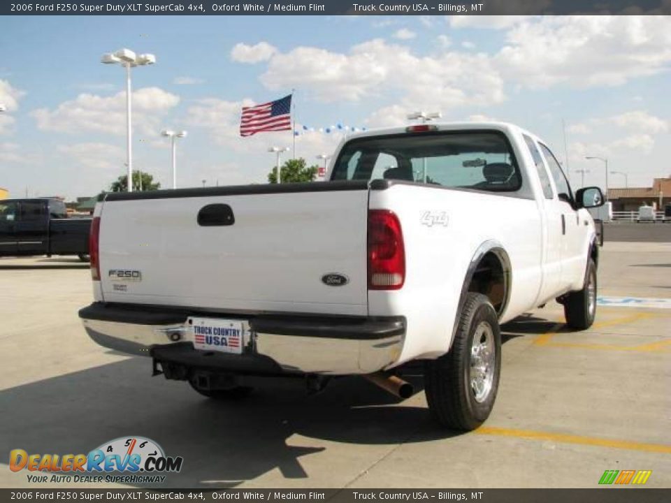 2006 Ford F250 Super Duty XLT SuperCab 4x4 Oxford White / Medium Flint Photo #6