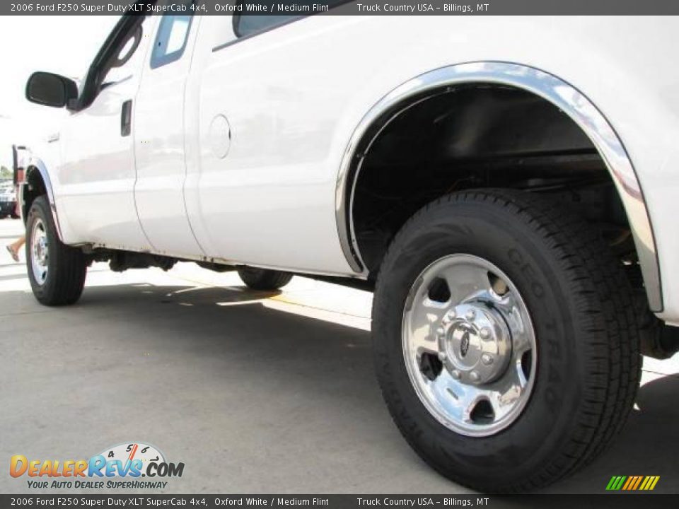 2006 Ford F250 Super Duty XLT SuperCab 4x4 Oxford White / Medium Flint Photo #7