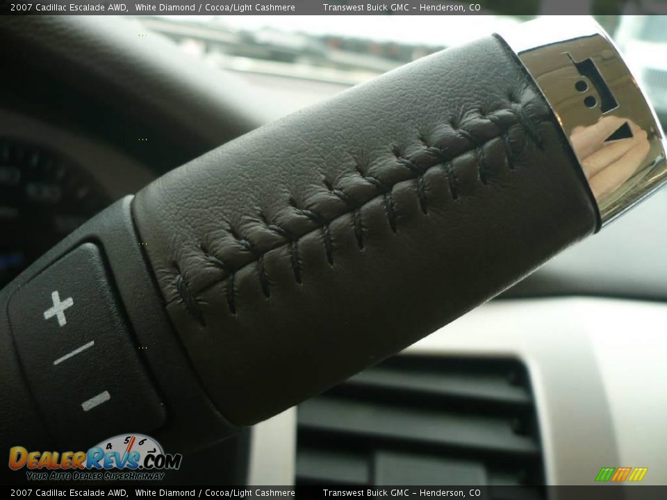 2007 Cadillac Escalade AWD White Diamond / Cocoa/Light Cashmere Photo #18