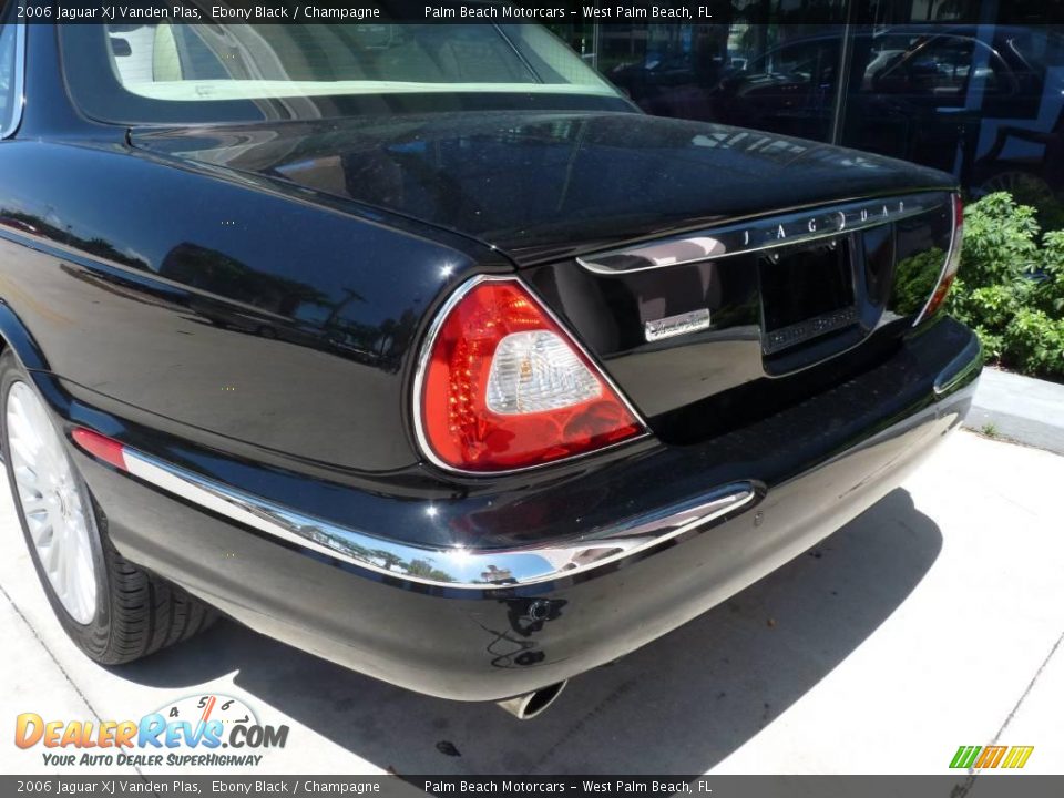 2006 Jaguar XJ Vanden Plas Ebony Black / Champagne Photo #6