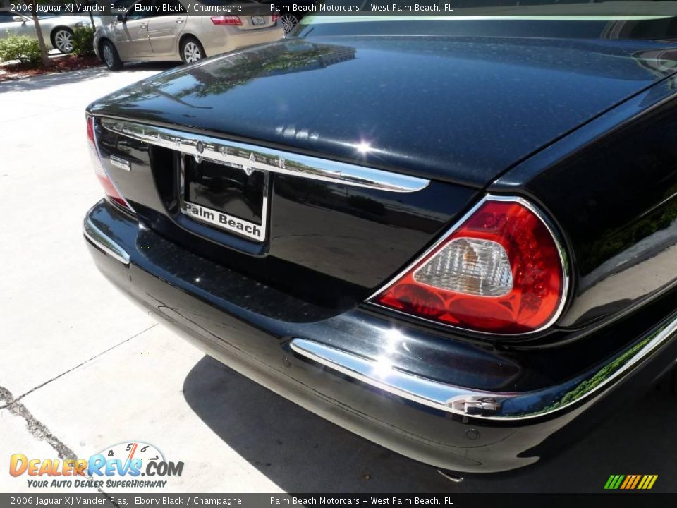 2006 Jaguar XJ Vanden Plas Ebony Black / Champagne Photo #7