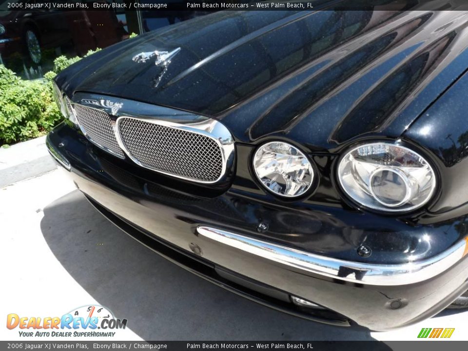 2006 Jaguar XJ Vanden Plas Ebony Black / Champagne Photo #14