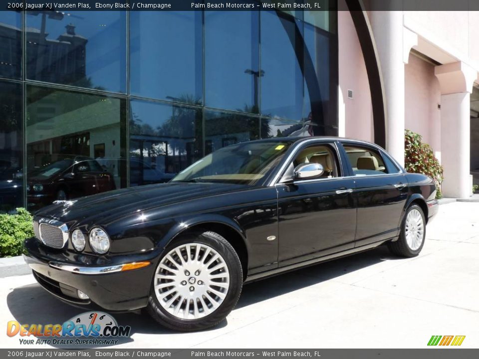 2006 Jaguar XJ Vanden Plas Ebony Black / Champagne Photo #16