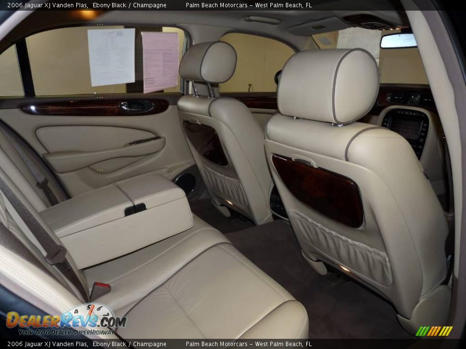 2006 Jaguar XJ Vanden Plas Ebony Black / Champagne Photo #26