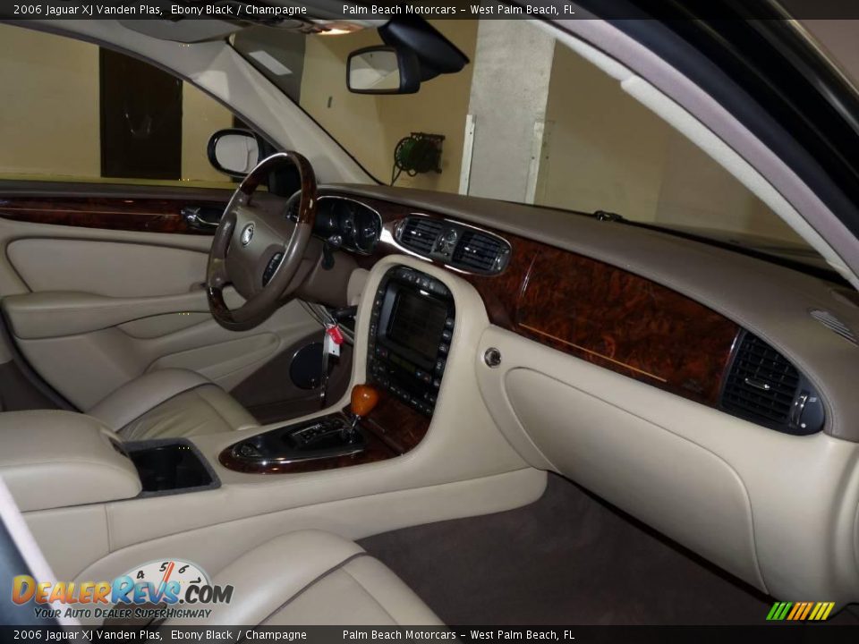 2006 Jaguar XJ Vanden Plas Ebony Black / Champagne Photo #28
