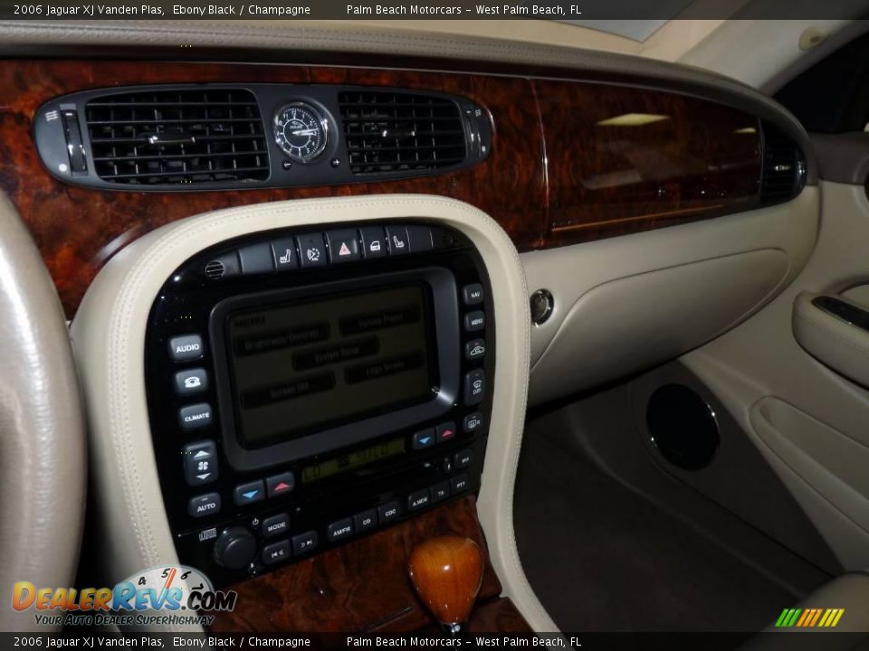 2006 Jaguar XJ Vanden Plas Ebony Black / Champagne Photo #34