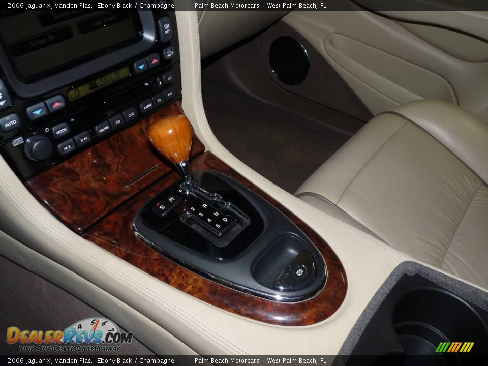 2006 Jaguar XJ Vanden Plas Ebony Black / Champagne Photo #35