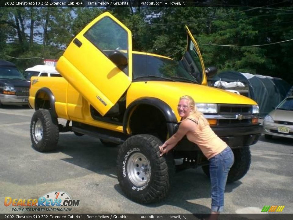 2002 Chevrolet S10 ZR2 Extended Cab 4x4 Flame Yellow / Graphite Photo #2