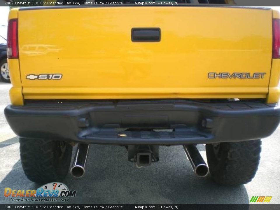 2002 Chevrolet S10 ZR2 Extended Cab 4x4 Flame Yellow / Graphite Photo #8