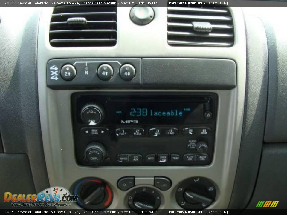2005 Chevrolet Colorado LS Crew Cab 4x4 Dark Green Metallic / Medium Dark Pewter Photo #13