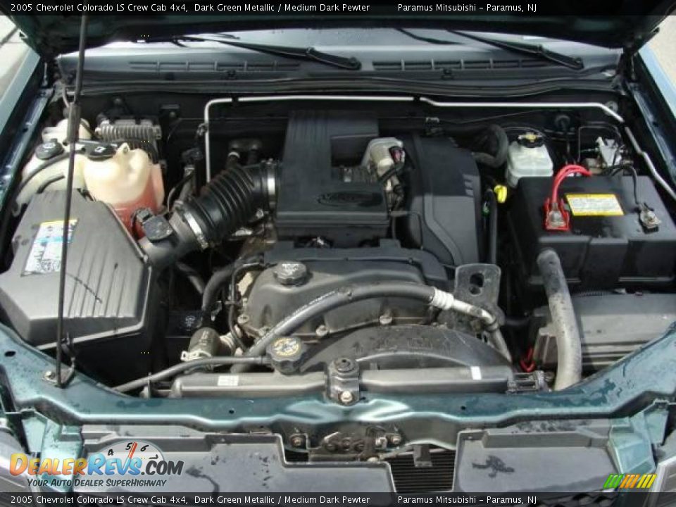 2005 Chevrolet Colorado LS Crew Cab 4x4 Dark Green Metallic / Medium Dark Pewter Photo #15