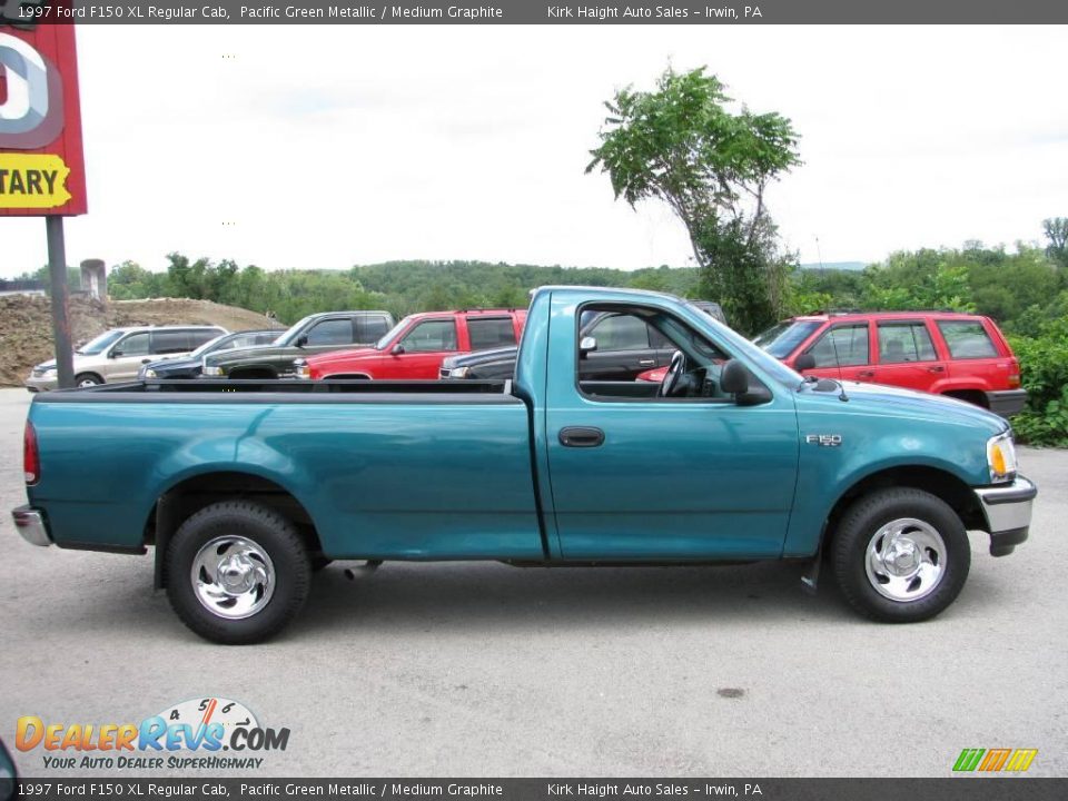 1997 Ford F150 XL Regular Cab Pacific Green Metallic / Medium Graphite Photo #2