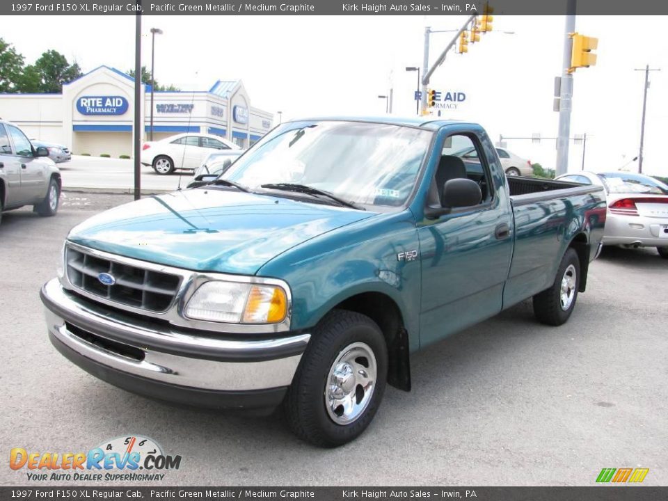 1997 Ford F150 XL Regular Cab Pacific Green Metallic / Medium Graphite Photo #10