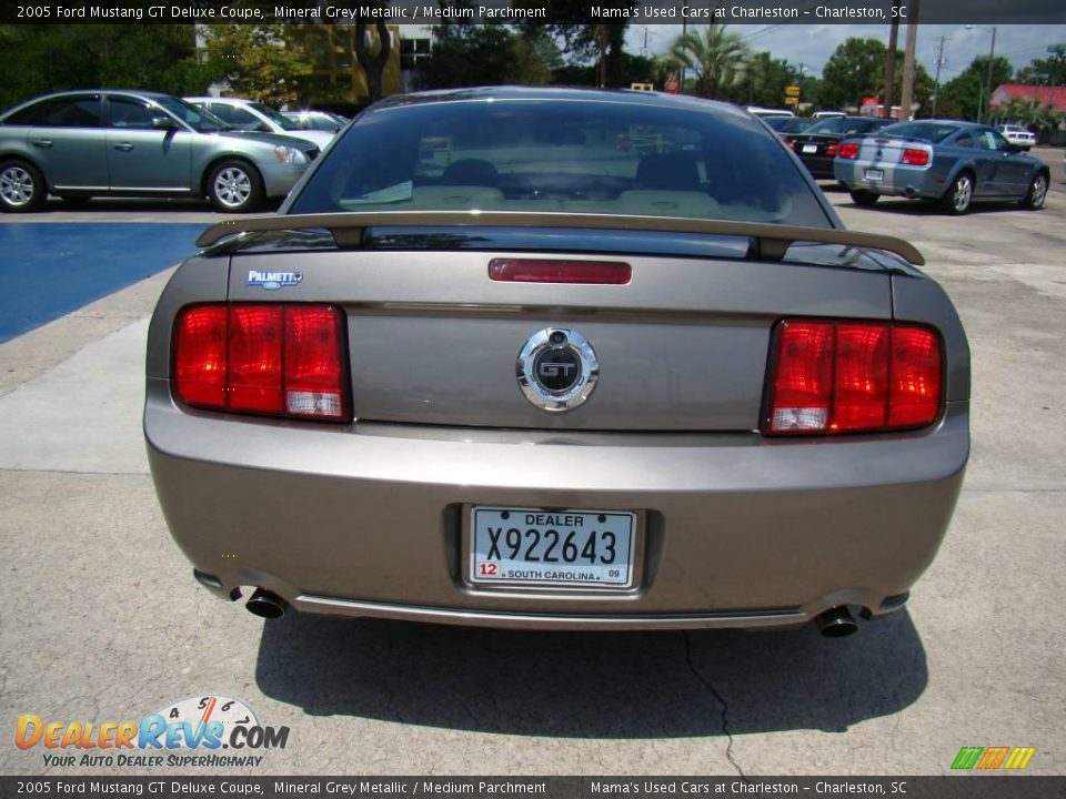2005 Ford Mustang GT Deluxe Coupe Mineral Grey Metallic / Medium Parchment Photo #7