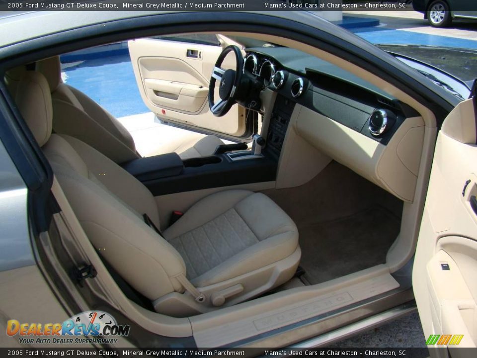 2005 Ford Mustang GT Deluxe Coupe Mineral Grey Metallic / Medium Parchment Photo #11