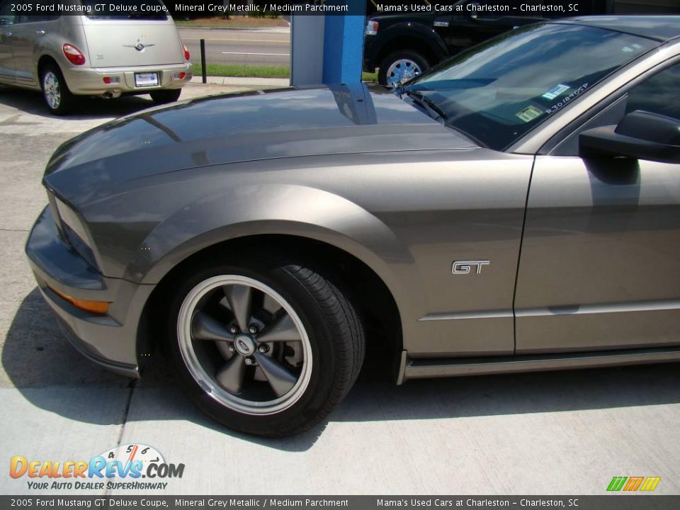 2005 Ford Mustang GT Deluxe Coupe Mineral Grey Metallic / Medium Parchment Photo #21