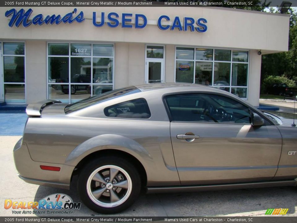2005 Ford Mustang GT Deluxe Coupe Mineral Grey Metallic / Medium Parchment Photo #23