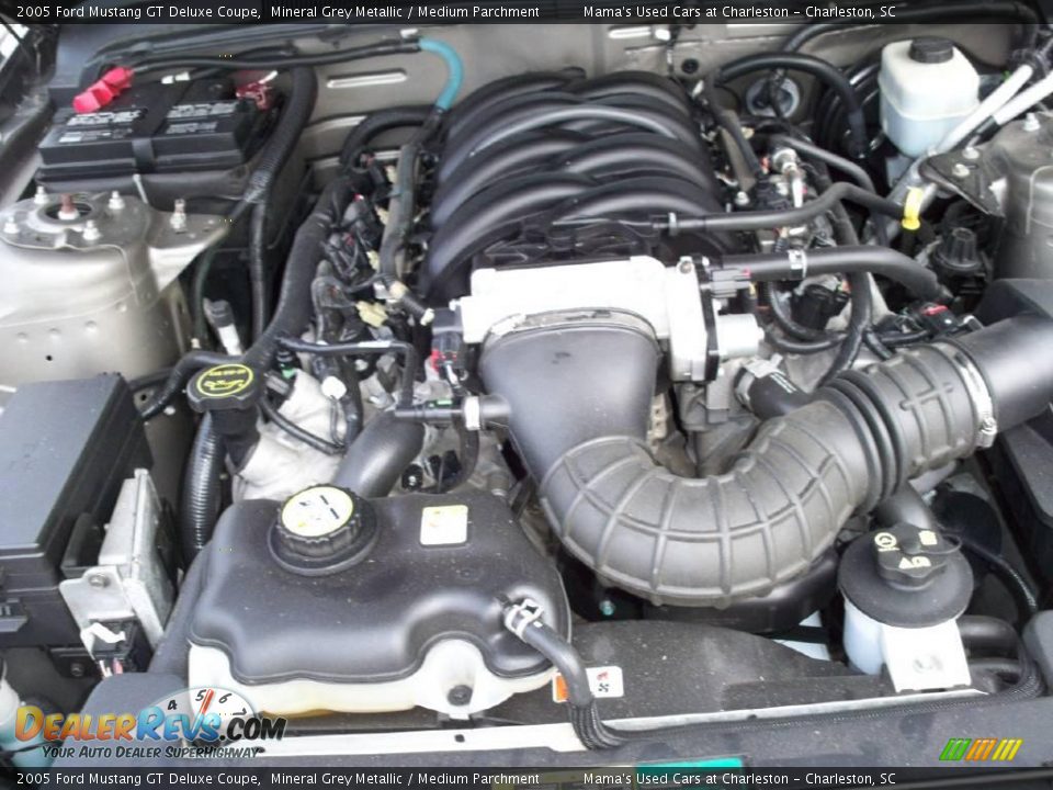 2005 Ford Mustang GT Deluxe Coupe Mineral Grey Metallic / Medium Parchment Photo #26