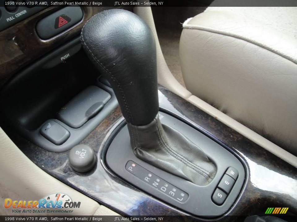 1998 Volvo V70 R AWD Shifter Photo #14