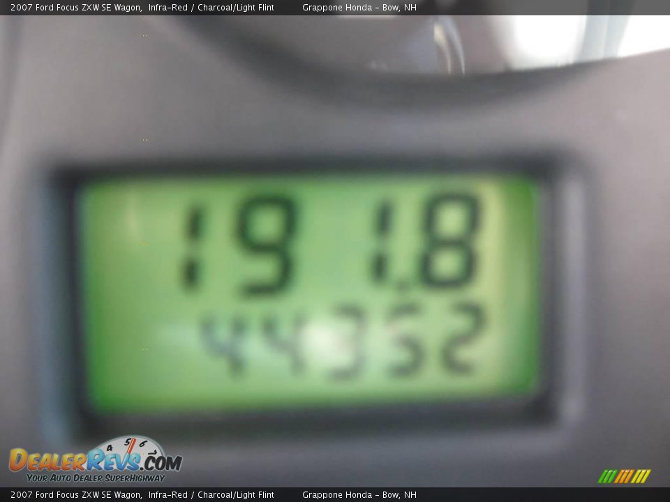 2007 Ford Focus ZXW SE Wagon Infra-Red / Charcoal/Light Flint Photo #7