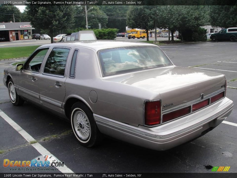 1995 Lincoln Town Car Signature Pumice Pearl Metallic / Tan Photo #4