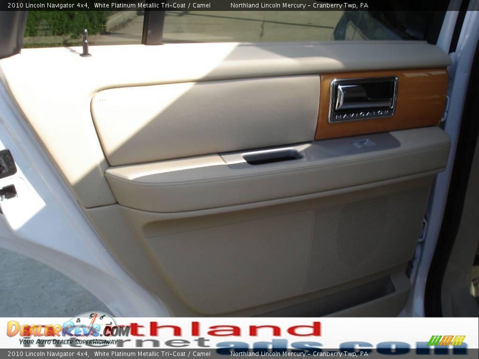 2010 Lincoln Navigator 4x4 White Platinum Metallic Tri-Coat / Camel Photo #10