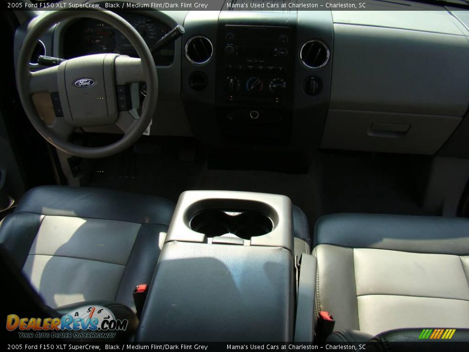 2005 Ford F150 XLT SuperCrew Black / Medium Flint/Dark Flint Grey Photo #13