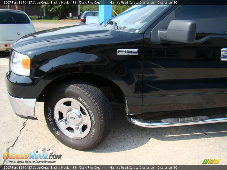 2005 Ford F150 XLT SuperCrew Black / Medium Flint/Dark Flint Grey Photo #22