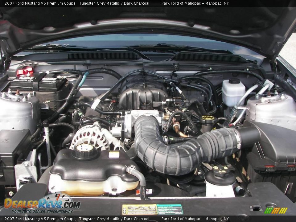 2007 Ford Mustang V6 Premium Coupe Tungsten Grey Metallic / Dark Charcoal Photo #8