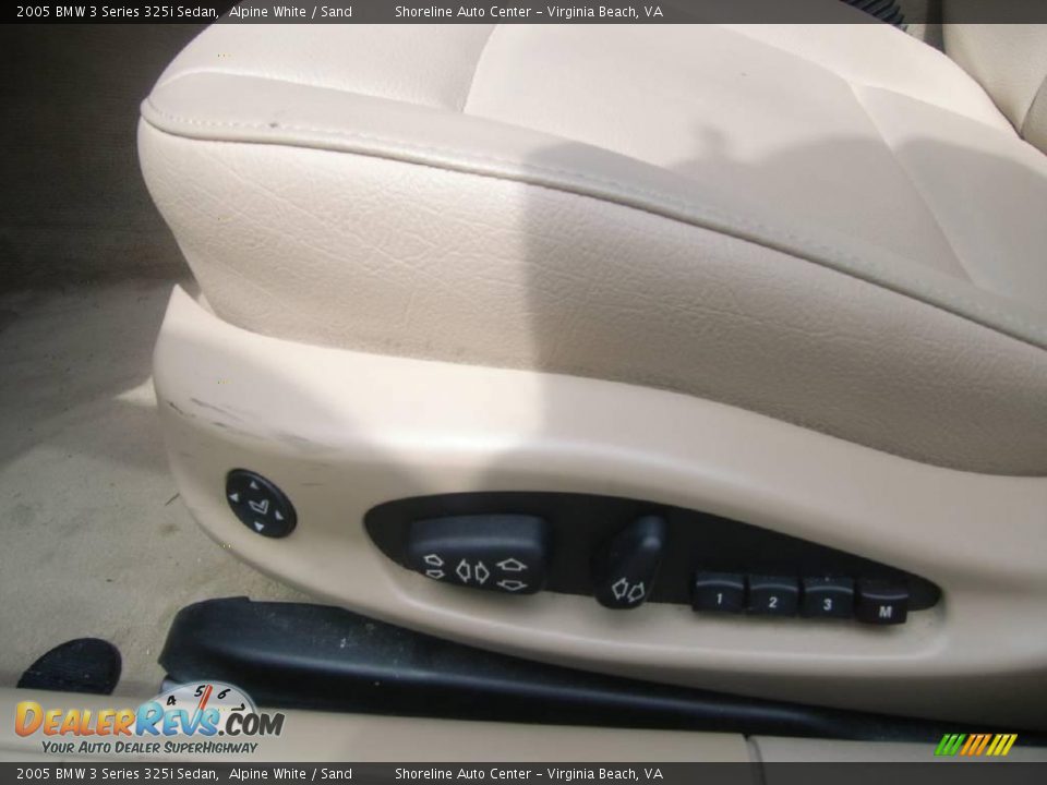 2005 BMW 3 Series 325i Sedan Alpine White / Sand Photo #16