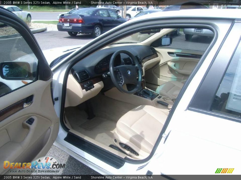 2005 BMW 3 Series 325i Sedan Alpine White / Sand Photo #33