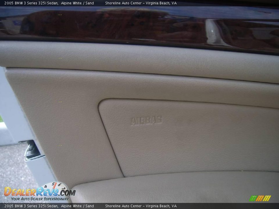 2005 BMW 3 Series 325i Sedan Alpine White / Sand Photo #35