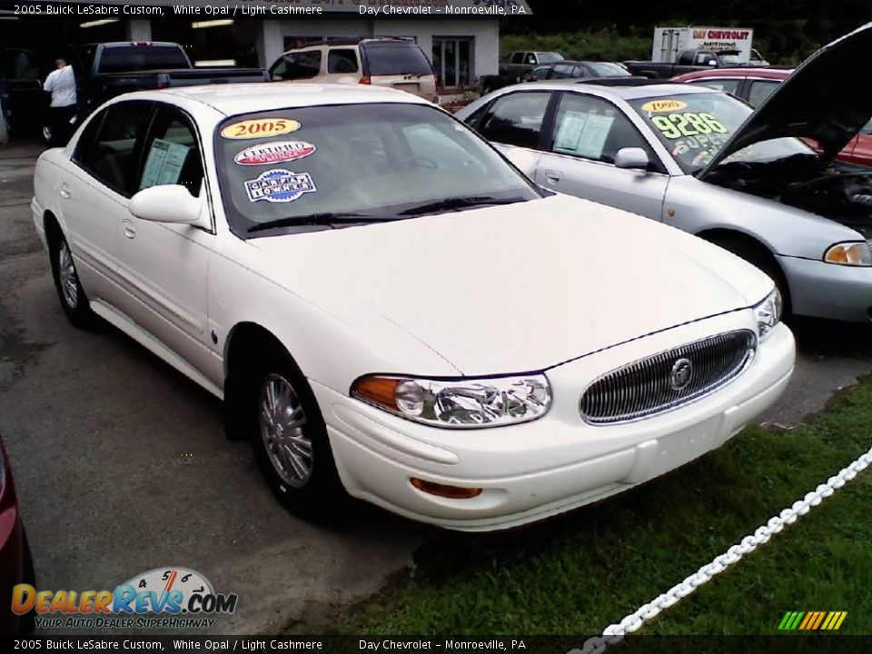 2005 Buick LeSabre Custom White Opal / Light Cashmere Photo #2