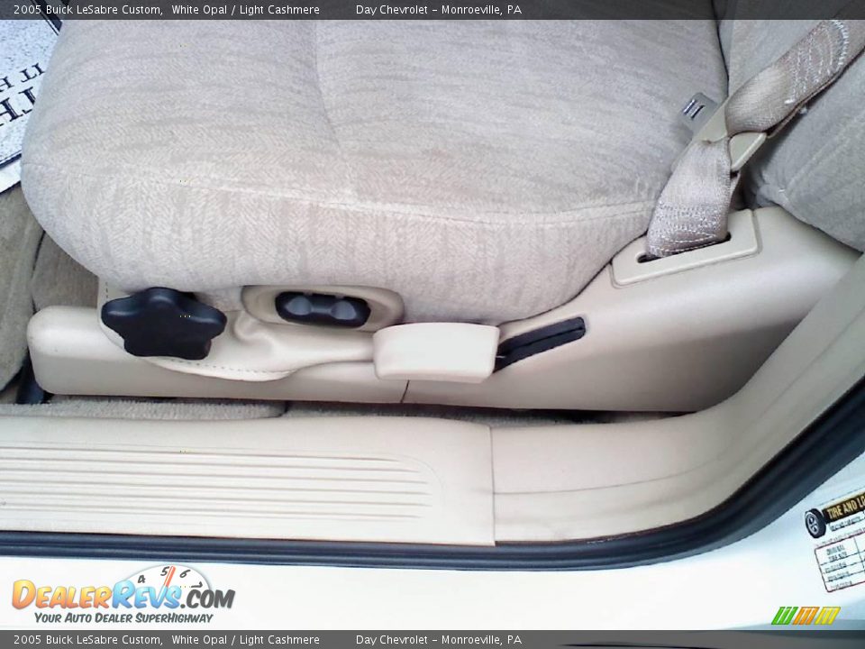 2005 Buick LeSabre Custom White Opal / Light Cashmere Photo #9