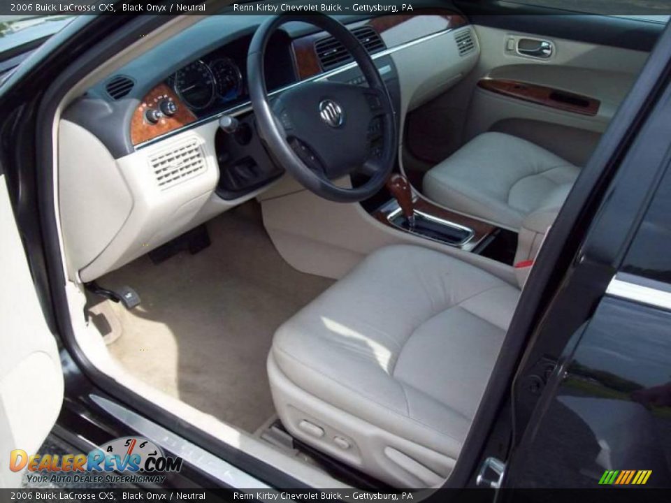 2006 Buick LaCrosse CXS Black Onyx / Neutral Photo #16