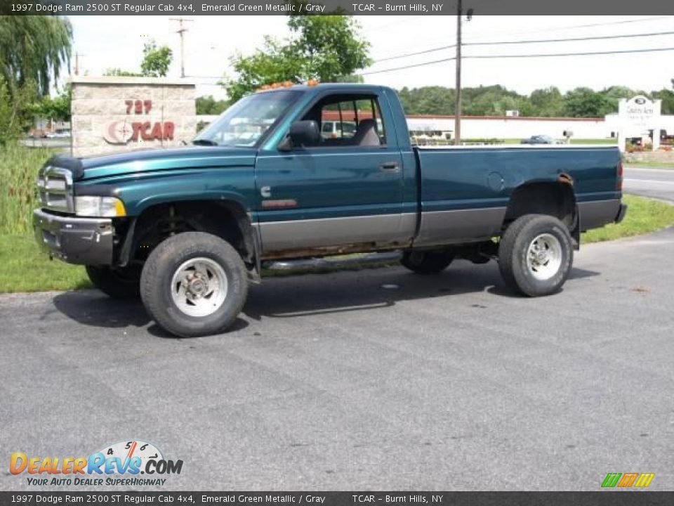 1997 Dodge Ram 2500 ST Regular Cab 4x4 Emerald Green Metallic / Gray Photo #1