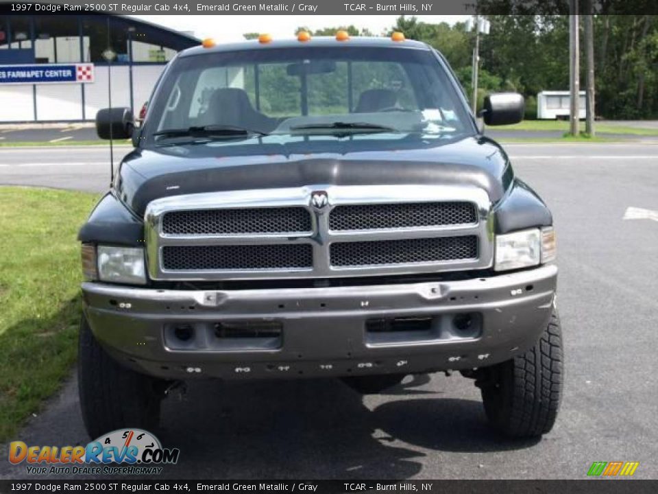 1997 Dodge Ram 2500 ST Regular Cab 4x4 Emerald Green Metallic / Gray Photo #3