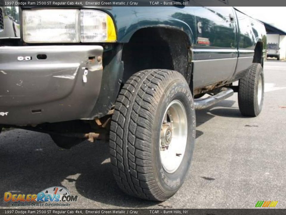 1997 Dodge Ram 2500 ST Regular Cab 4x4 Emerald Green Metallic / Gray Photo #6