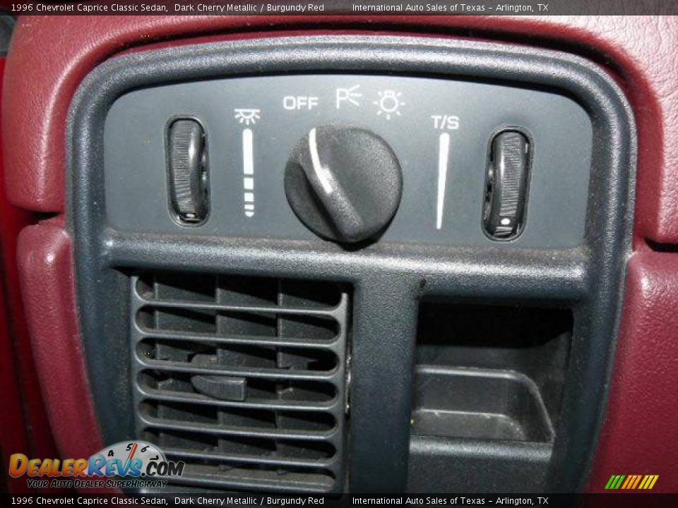 1996 Chevrolet Caprice Classic Sedan Dark Cherry Metallic / Burgundy Red Photo #19