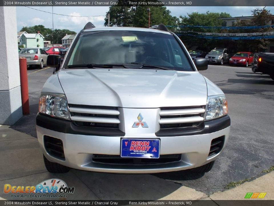 2004 Mitsubishi Endeavor LS Sterling Silver Metallic / Charcoal Gray Photo #2